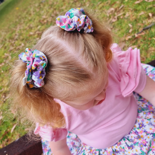 Daisy Fields Mini Scrunchie